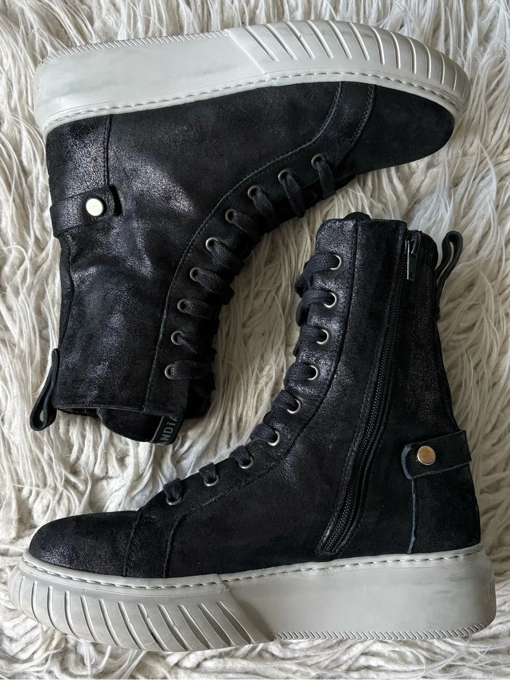 Andia Fora Seilor High Top Crackle Leather Leather Indie Goth Lace Up Sneaker 37
